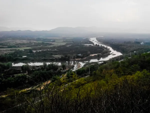 Landschaft aus Ping Fluss und Feld in Chiangmai Thailand — Stockfoto