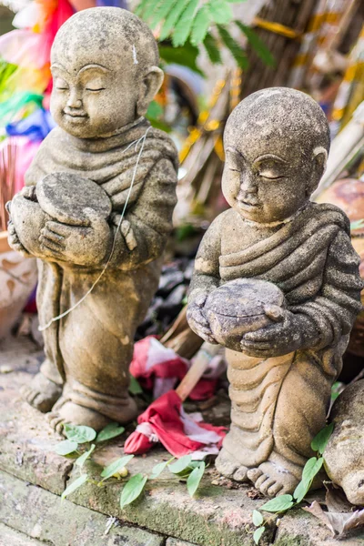 Poupée moine d'argile utilisé en Thaïlande — Photo