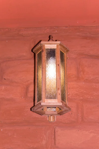Linterna de madera en la pared Home Ground —  Fotos de Stock