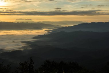 Doi Luang Chiang Dao ile Puslu Deniz, Wian 'daki Doi Barajını görün