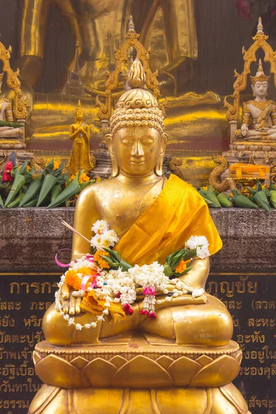 Thajská Socha Zlatého Buddhy — Stock fotografie