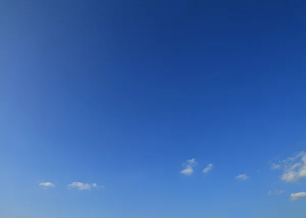 Nuvens céu azul Imagem De Stock