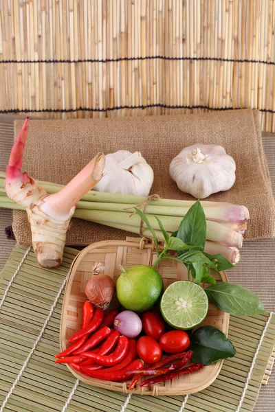 亚洲草本植物和辣"阴功"成分的食物 — 图库照片