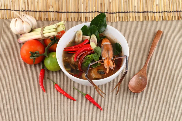 Thailändsk tom yam soppa med räkor — Stockfoto