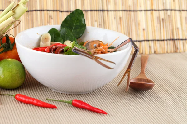 Thai Tom Yam Suppe mit Garnelen — Stockfoto