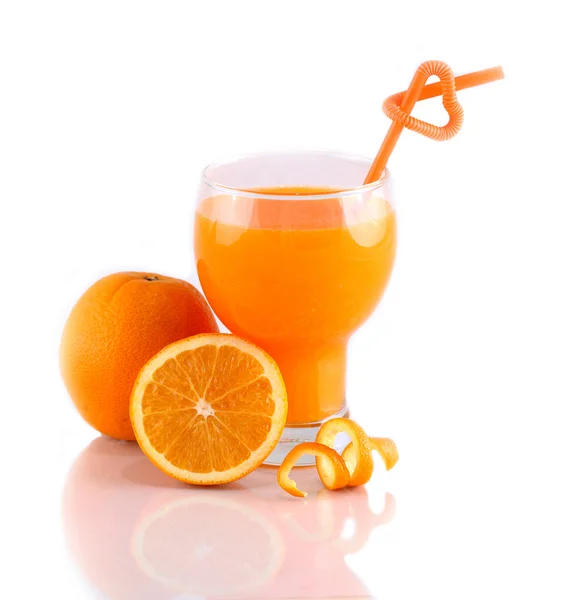 Jugo de naranja con pajitas amor sobre fondo blanco —  Fotos de Stock