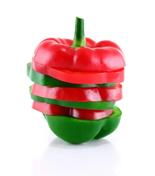 Vermelho, pimenta verde isolada em branco . — Fotografia de Stock