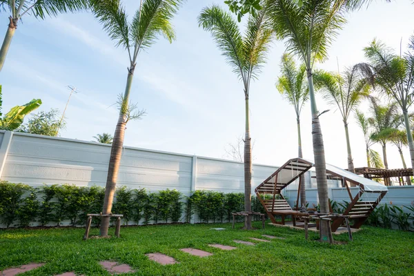 Vakantiehuis in de tuin — Stockfoto