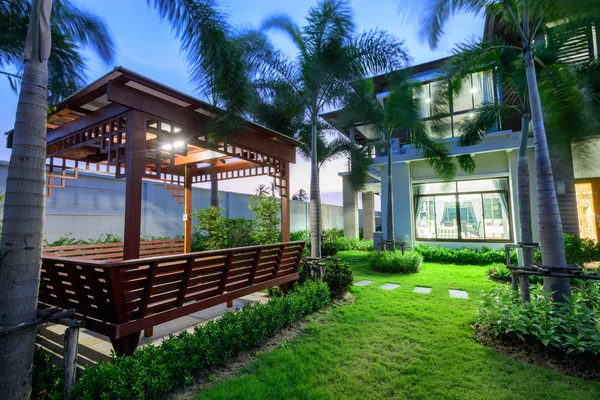 yazlık bahçe geceleri 