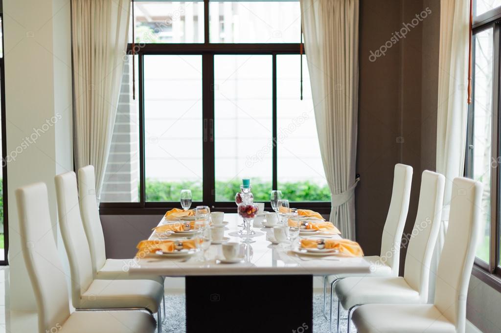 Modern dining room 