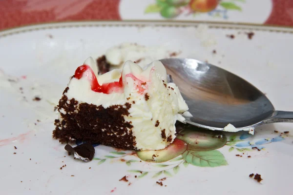 Gâteau sucré à la cerise, gâteau éponge — Photo