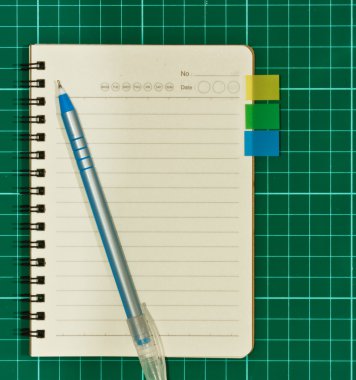 kesme mat kağıt ve hatırlatma notu