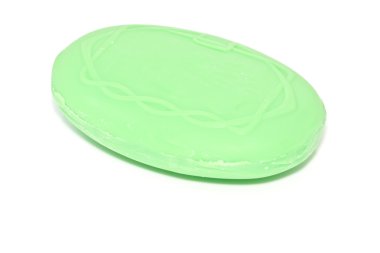 beyaz zemin üzerine yeşil sabun