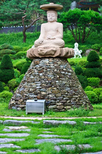 Standbeeld van Boedha in Zuid-korea — Stockfoto