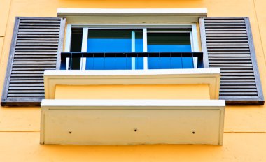 Kule içinde pencere eşiği