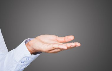 İnsan erkek eli yalıtılmış zemin üzerine