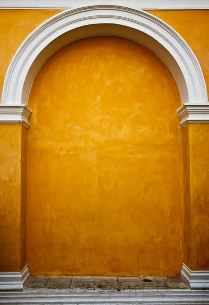 Front Door of a Traditional — Stock Photo, Image