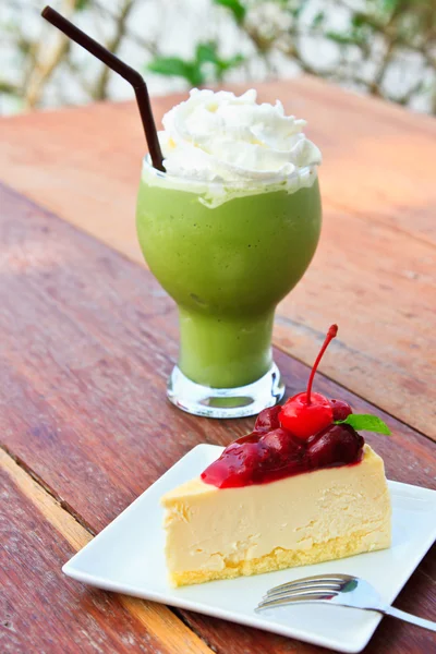Gâteau tasse avec Matcha thé vert — Photo