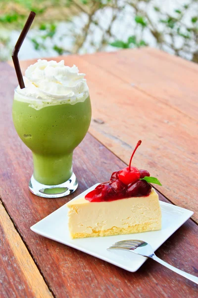 Gâteau tasse avec Matcha thé vert — Photo