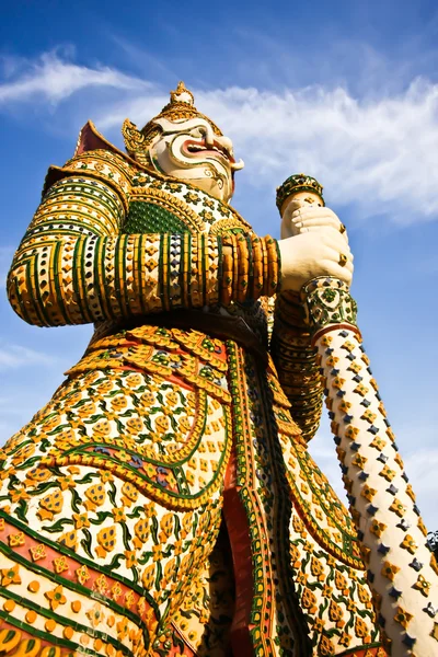 Giant and temple in Bangkok Thailand — Stock Photo, Image