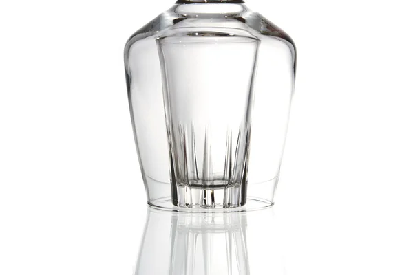 Un vaso vacío. Aislado sobre fondo blanco — Foto de Stock