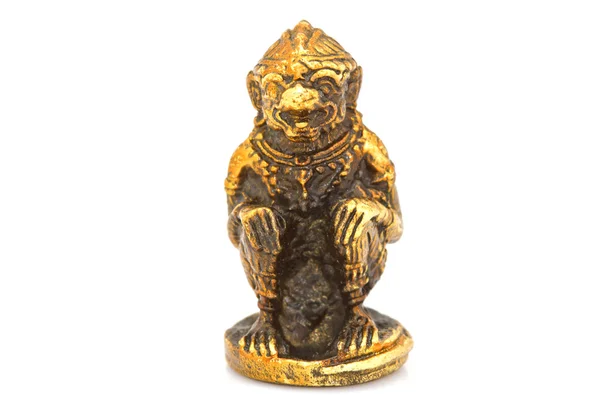 La statua d'oro Hanuman isolato su sfondo bianco — Foto Stock