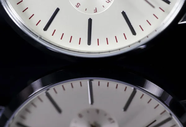 Close Tot Reflectie Automatische Helft Van Mannen Horloge — Stockfoto