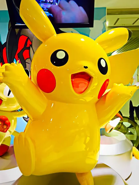 日本大阪 2016年8月27日 Pikachu雕像来自Pokmon Pocket Monster Nintendo Polemon — 图库照片
