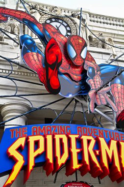OSAKA, JAPONYA - 12 Ağustos 2020: Universal Studio Japan 'daki en ünlü gezintilerden biri olan Örümcek Adam' ın İnanılmaz Macerasının Fotoğrafı.