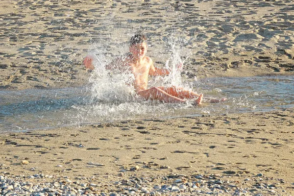 Boy Swims River — Stock Photo, Image