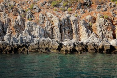 Denizden güzel bir dağ manzarası