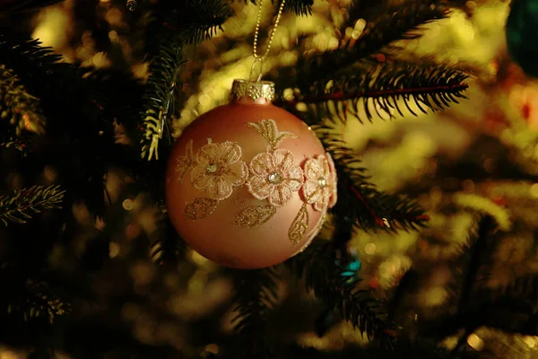 Pink Balloons Hanging Christmas Tree —  Fotos de Stock