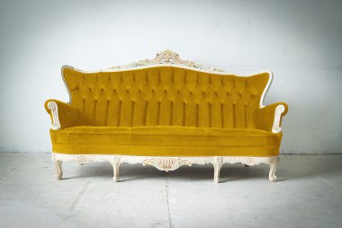 Klasik stil Armchair kanepesi, klasik odada.