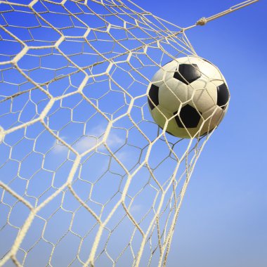 Kalede futbol topu