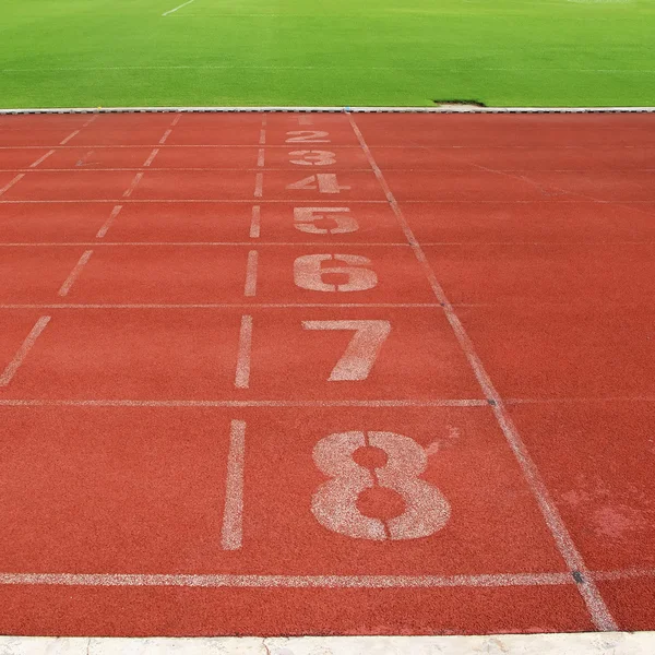 Atleet track of running track met mooie schilderachtige — Stockfoto