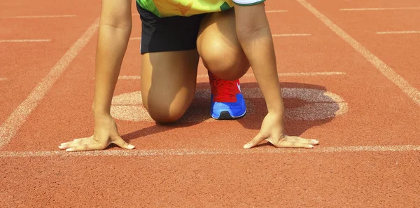 Pista de atleta ou pista de corrida com cenário agradável — Fotografia de Stock