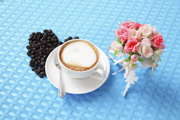 Çilekli pasta ve kahve — Stok fotoğraf