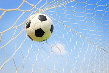 Kalede futbol topu