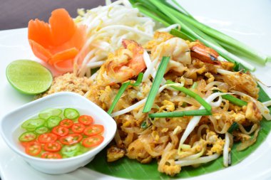 Karidesli Makarna padthai.Fried 