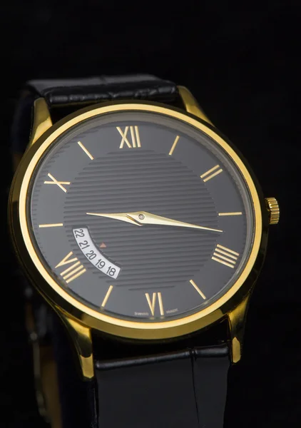Reloj de pulsera clásico de élite para hombres . — Foto de Stock
