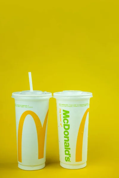 Samut Prakan Таїланд Жовтня 2021 Макдональдс Пластикові Чашки Холодного Напою — стокове фото