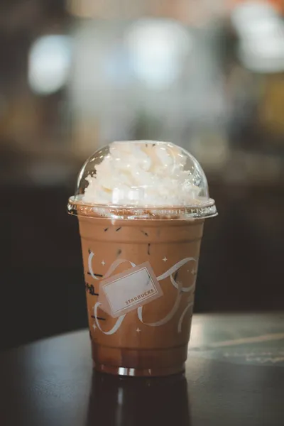 Samut Prakan Thailand November 2021 Starbucks Minuman Mocha Dingin Dengan — Stok Foto