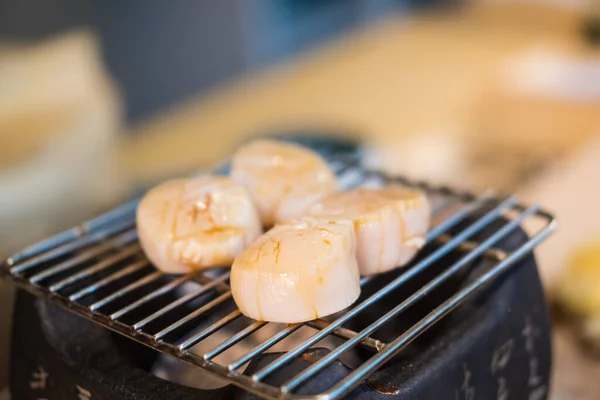 Grilled Scallop Served Shell Grate Hot Charcoal Stove Traditional Japanese — Foto Stock