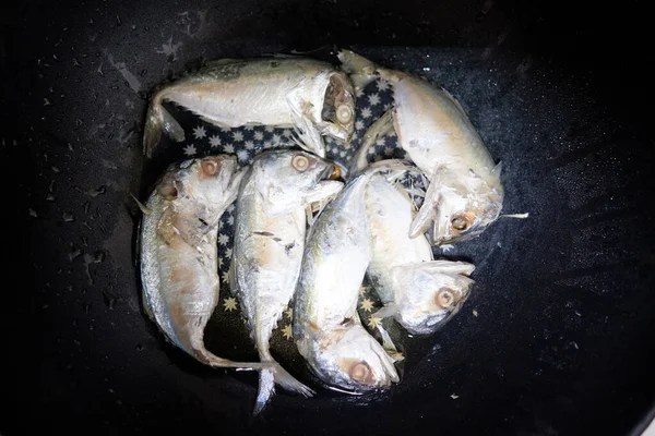 Tavada Kızartılmış Uskumru Balığının Üst Görüntüsü — Stok fotoğraf