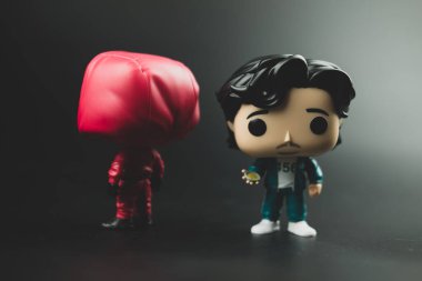 Samut Prakan, Tayland - 1 Nisan 2022: Kes Funko Pop! Mürekkep Balığı Oyunundan figürler. 