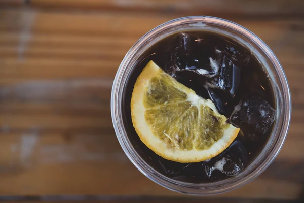 Ein Erfrischendes Glas Amerikanischer Eiskaffee Gemischt Mit Orangensaft Verziert Mit — Stockfoto