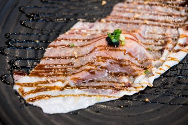 Japon yemeklerinin geleneksel suşi Wagyu bifteği. Cloe yukarı