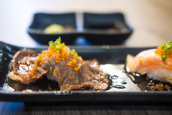Grilled Wagyu Beef Sushi Orange Flying Fish Roe — Fotografie, imagine de stoc