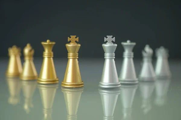 Selective Focus Golden Silver Chess King Another Chess Blur Background — стоковое фото