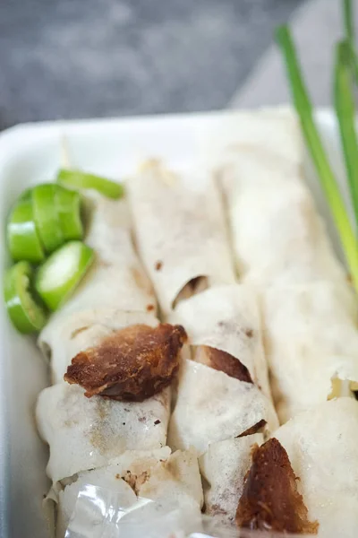 Asian Fresh Spring Rolls Spring Onion Topped Crab Meat Green — Stockfoto